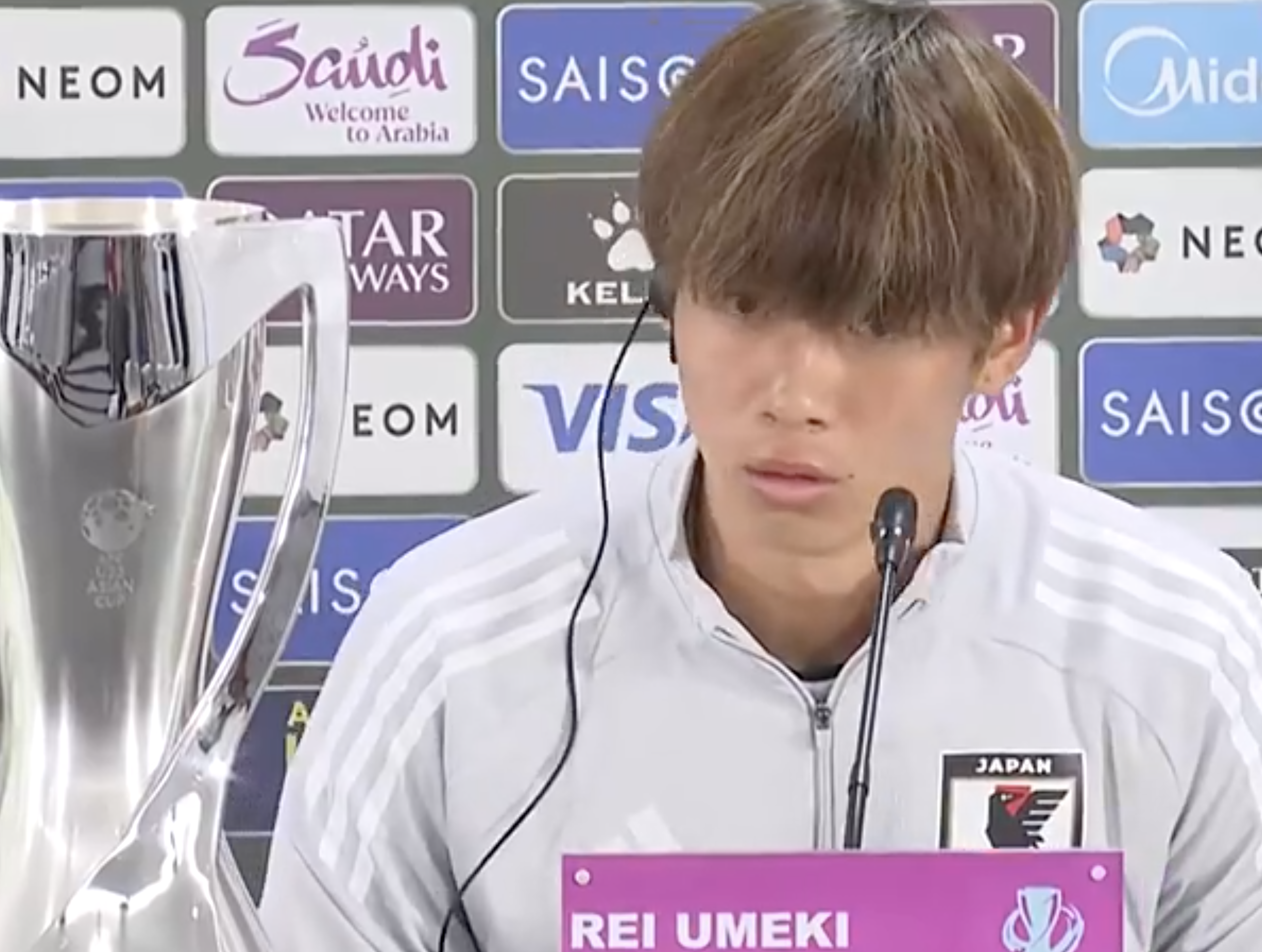 leyu管理-日本球员被问怎么评价中国队后懵了21秒 教练低声提醒:要保持尊重